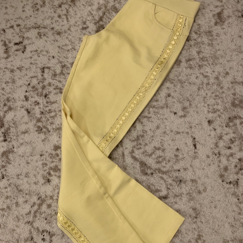 Yellow pant